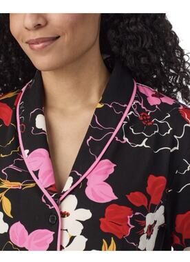 Room Service Women's 2-Piece Shawl Collar Pajama Set, Black Floral, Medium